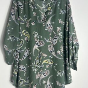 🩷 Elegant Paisley Women's Blouse in Green